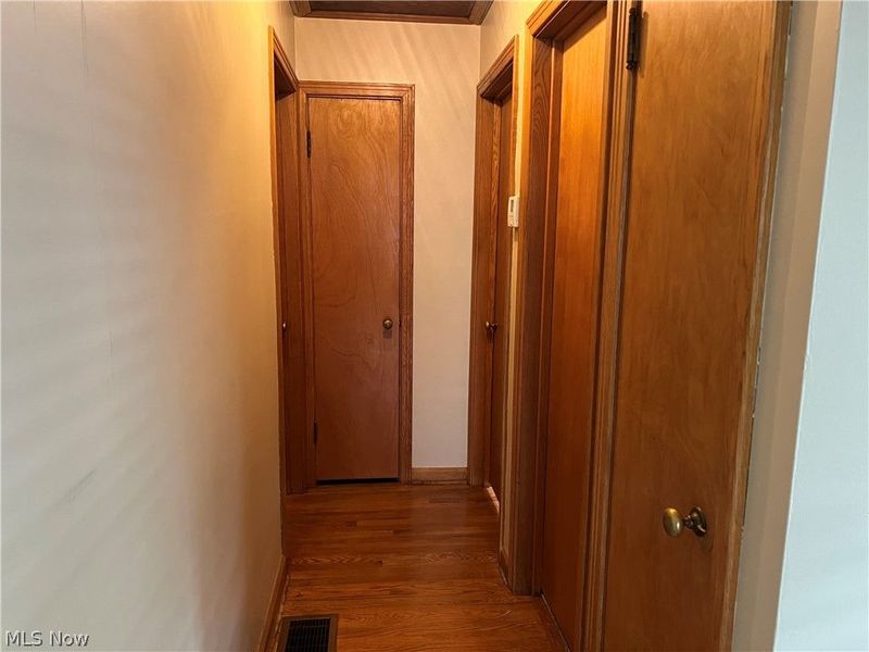 103 Park Street , Saint Clairsville, OH 43950 Photo 9
