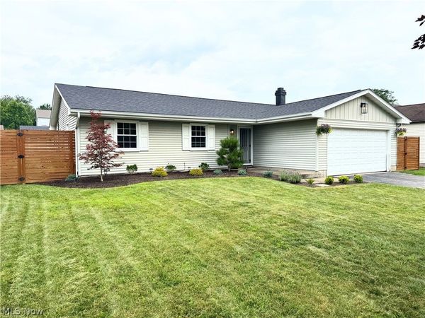 1899 Woodgate Street , Austintown, OH 44515