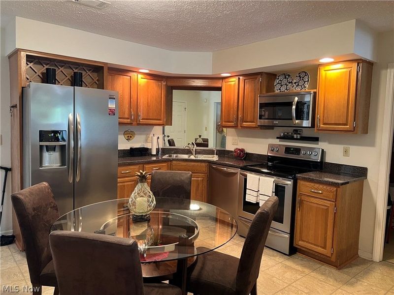 403 Rivers Edge Drive, Huron, OH 44839 Photo 2