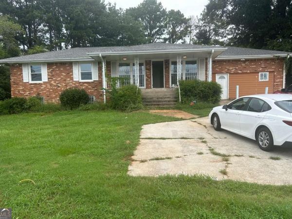 4798 Rockbridge Road, Stone Mountain, GA 30083