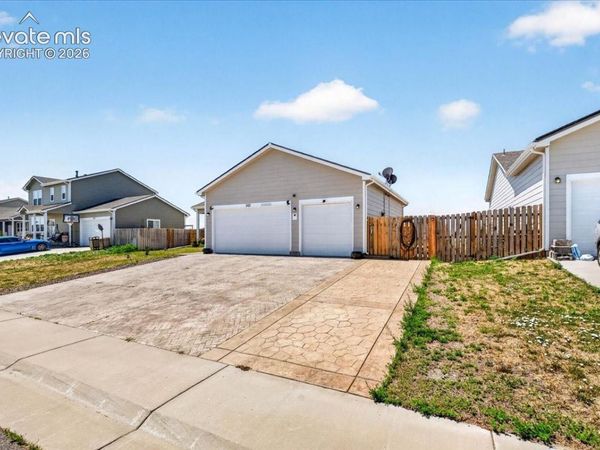 303 S 2nd Avenue, Deer Trail, CO 80105
