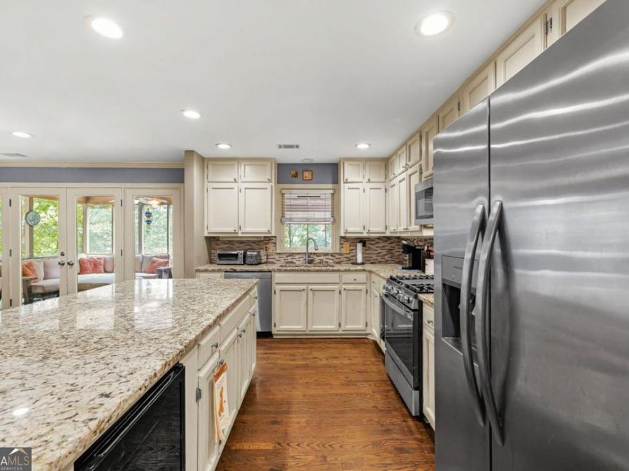 Property Image 9