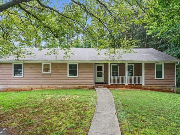 2726 Raven Wood Drive, Snellville, GA 30078