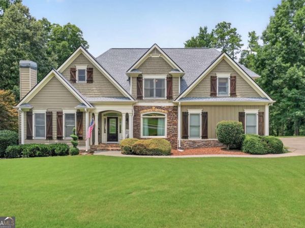 209 Amberleigh Circle, White, GA 30184