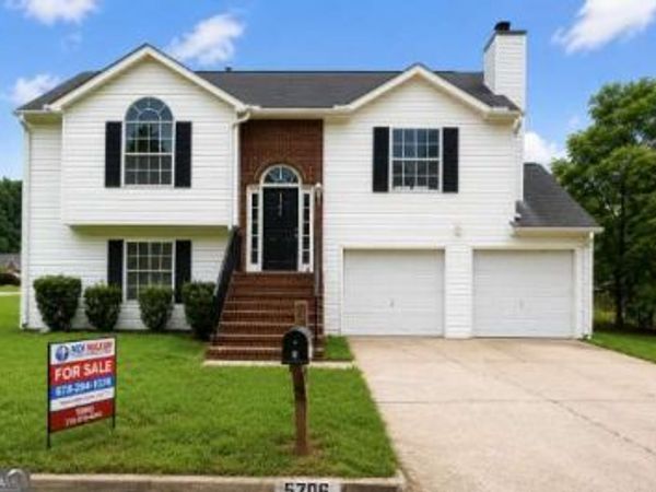 5706 Hidden Brook Circle, Atlanta, GA 30349