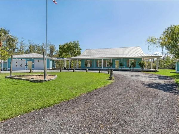 6370 Dover Bluff Road , Waverly, GA 31565