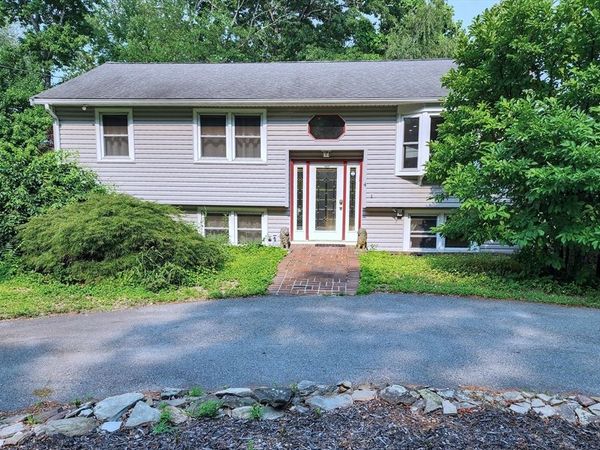 4 Amherst St, Billerica, MA 01862