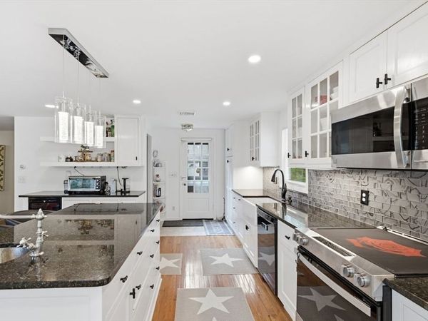 105 Hillside Dr, Barnstable, MA 02632