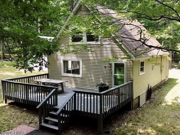 106 Sparrow Court , Hawley, PA 18428