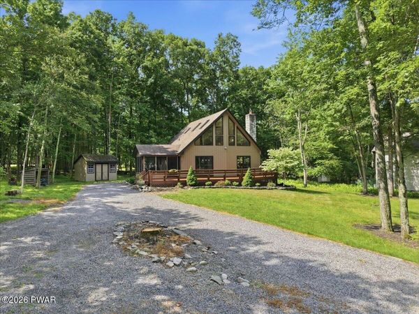 206 Oakenshield Drive, Tamiment, PA 18371