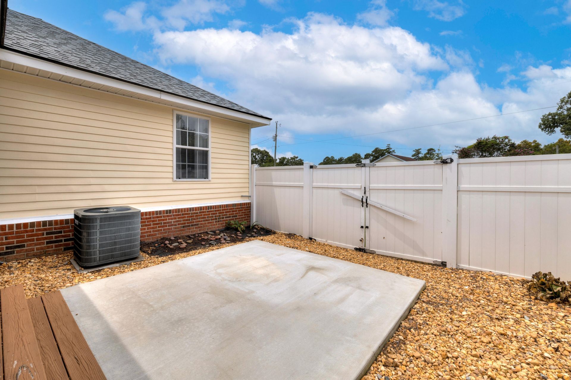 1026 Radius Street Photo 5