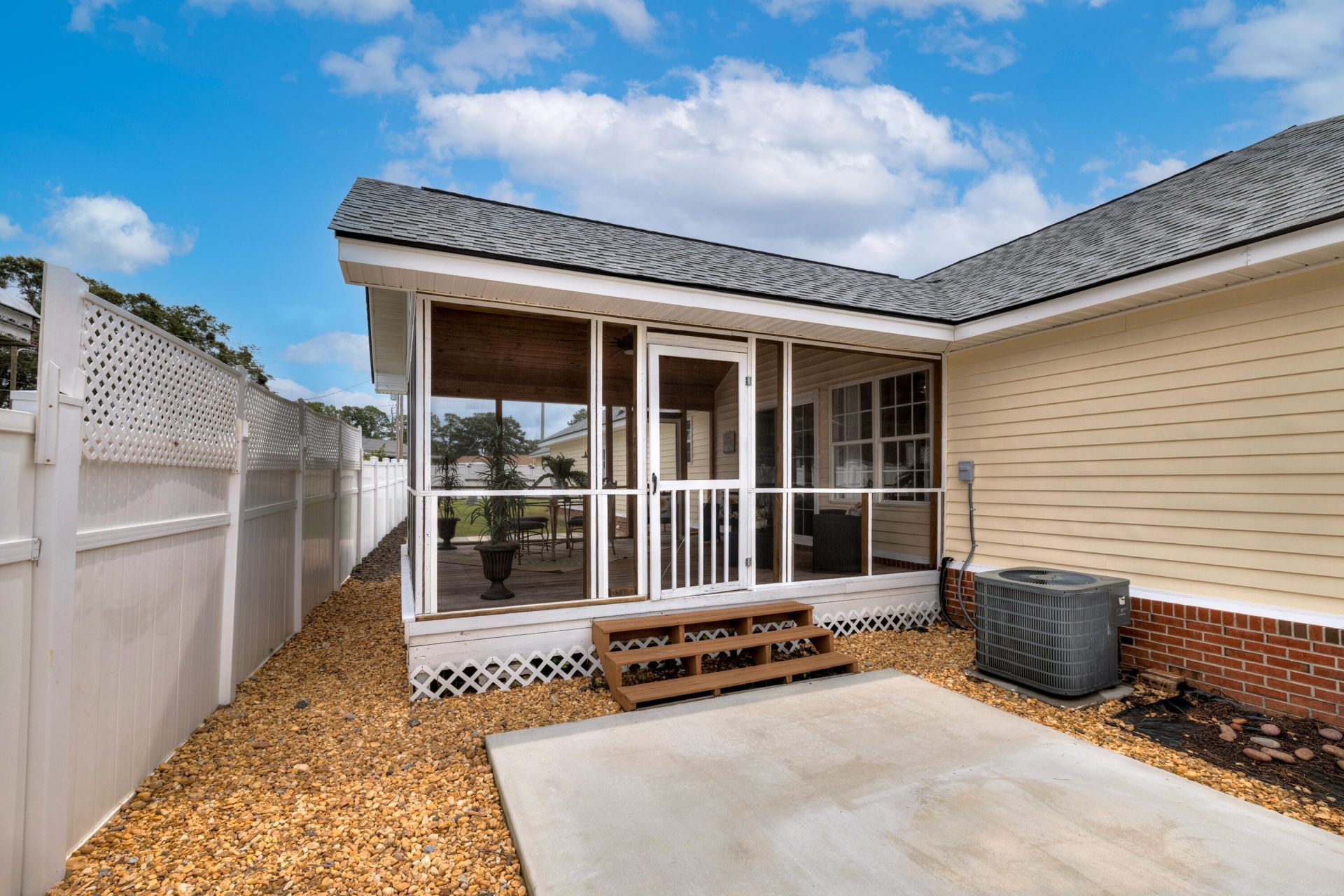 1026 Radius Street Photo 6