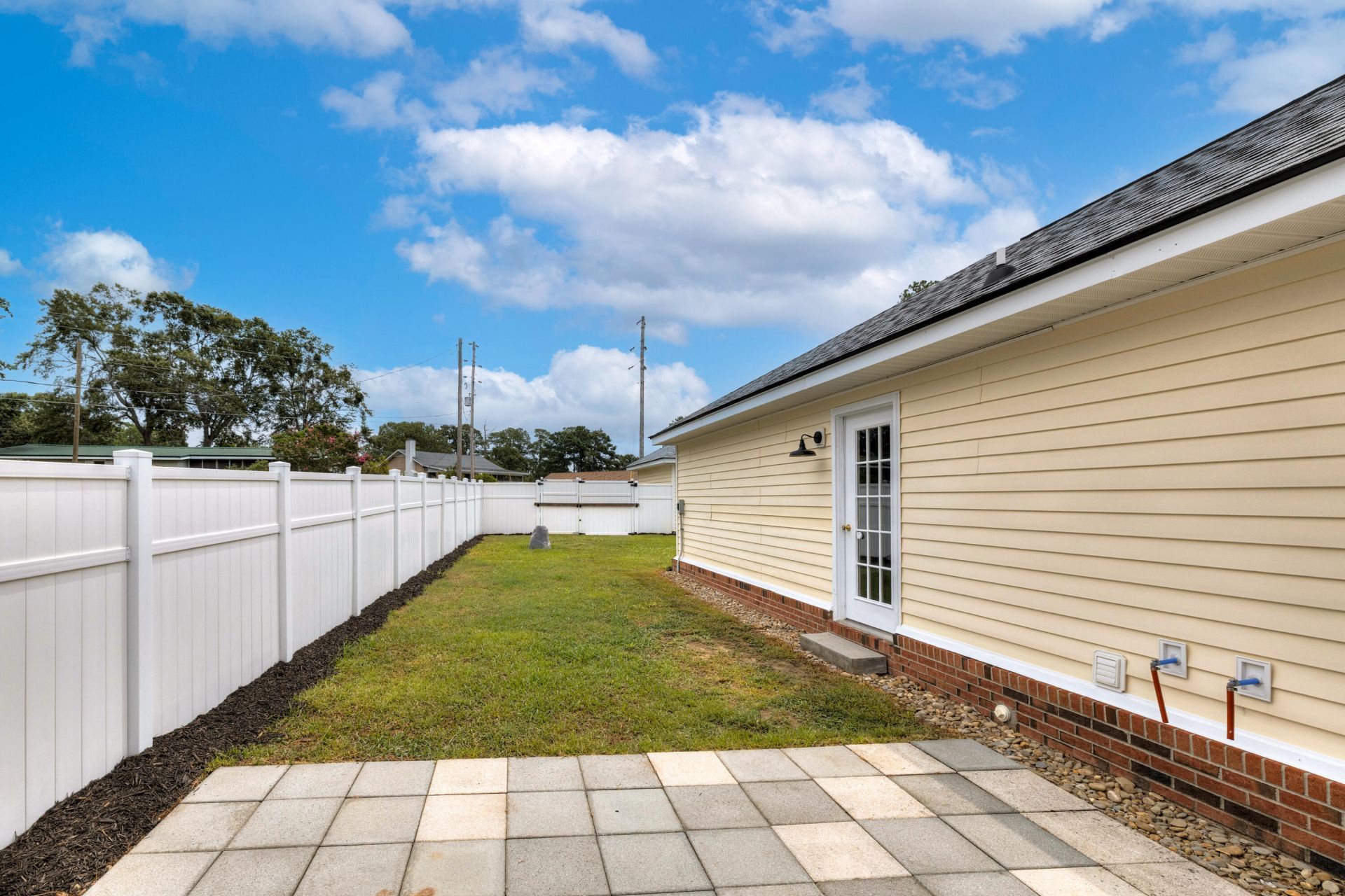 1026 Radius Street Photo 7