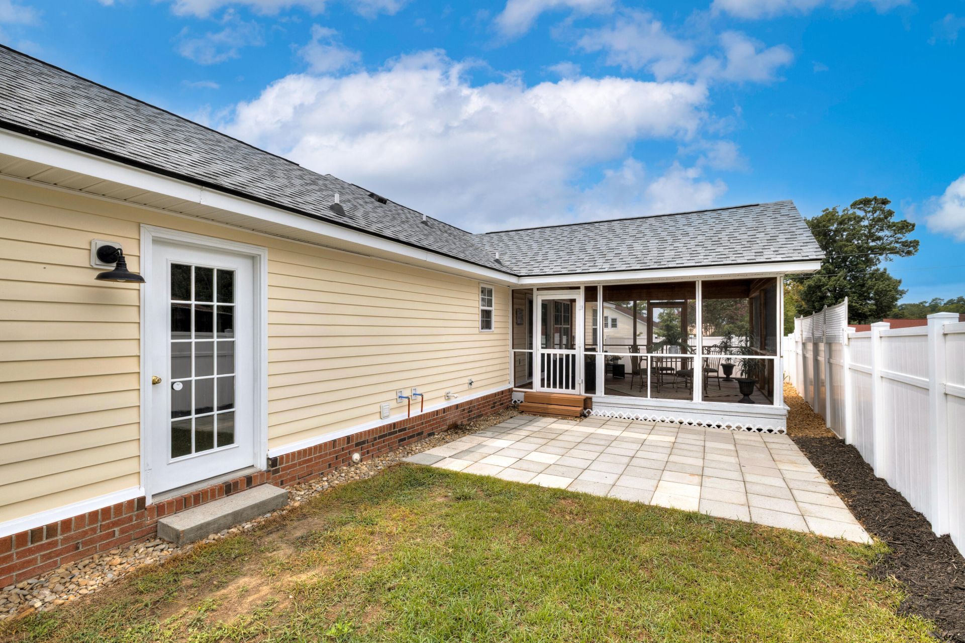 1026 Radius Street Photo 8