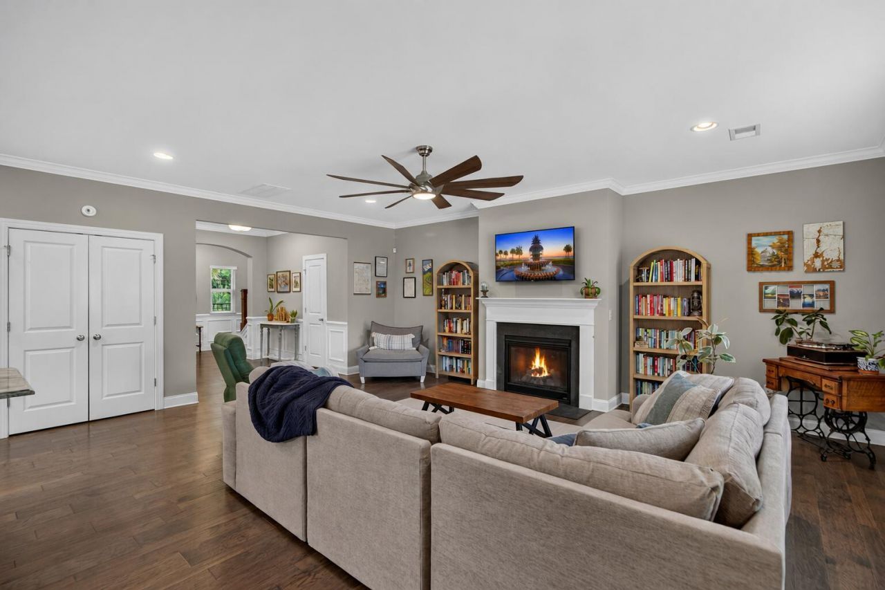 5476 Thompson Street Photo 14