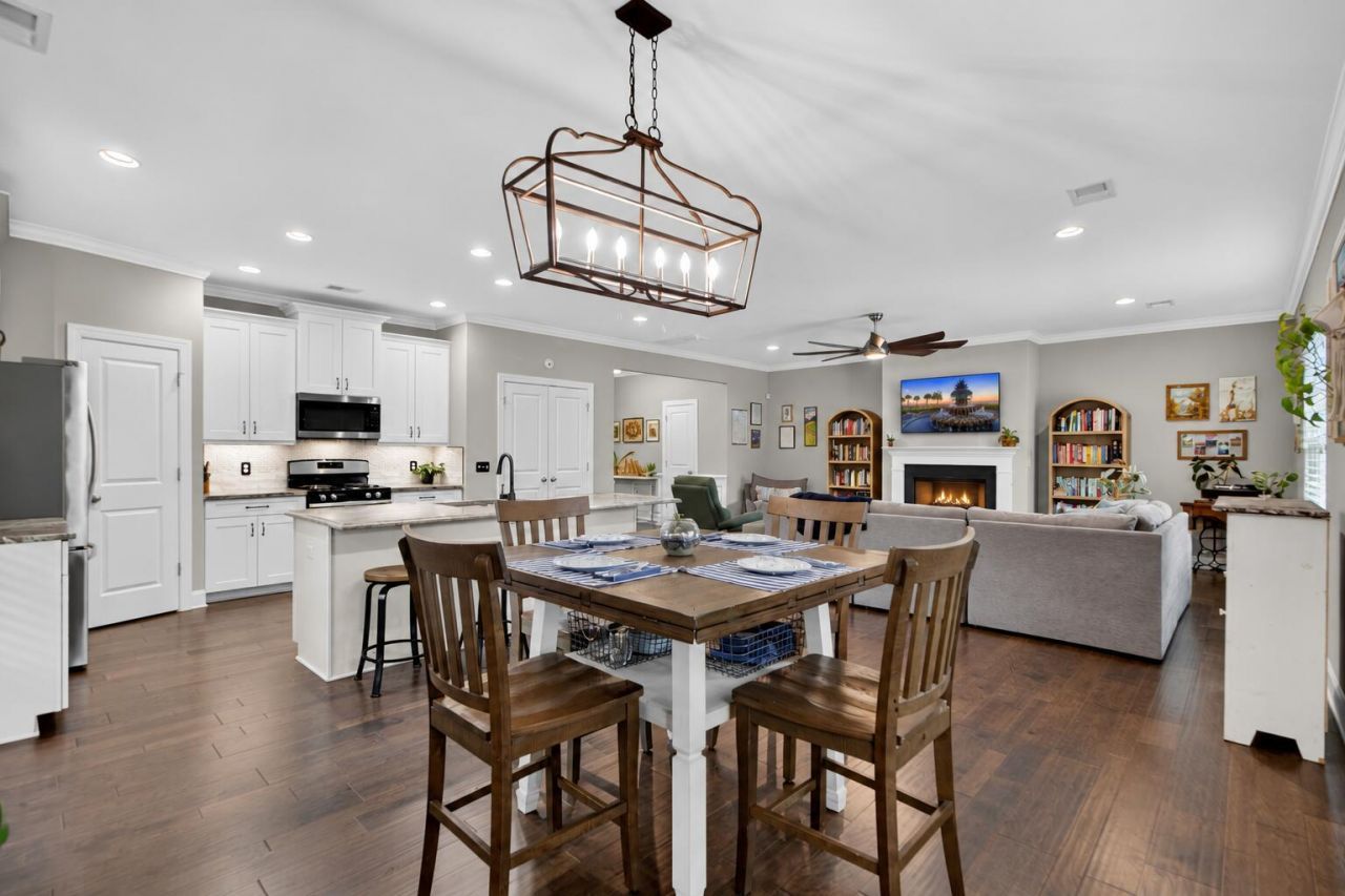 5476 Thompson Street Photo 19