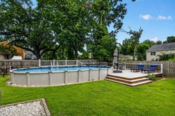 5476 Thompson Street photo 4