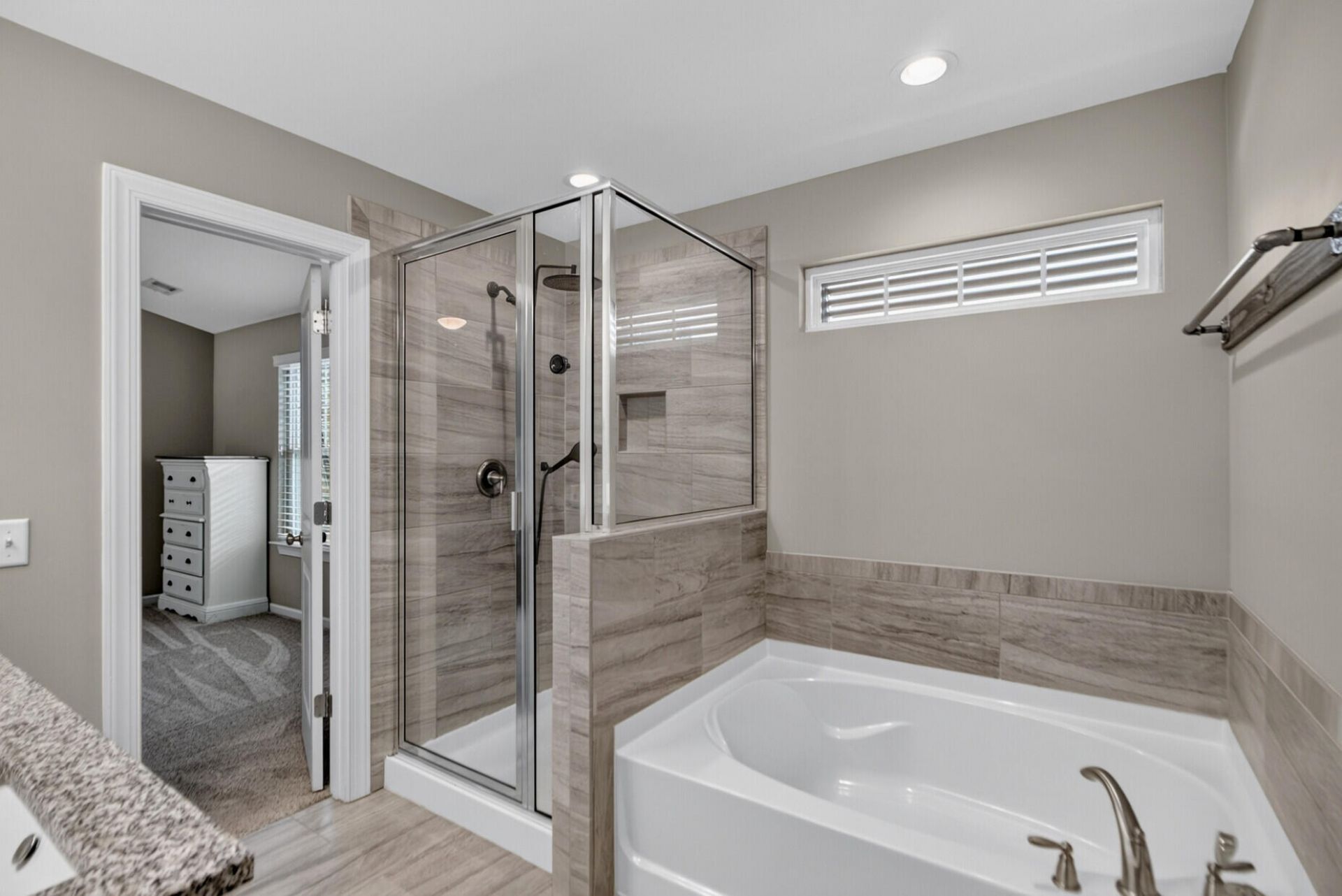 5476 Thompson Street Photo 26