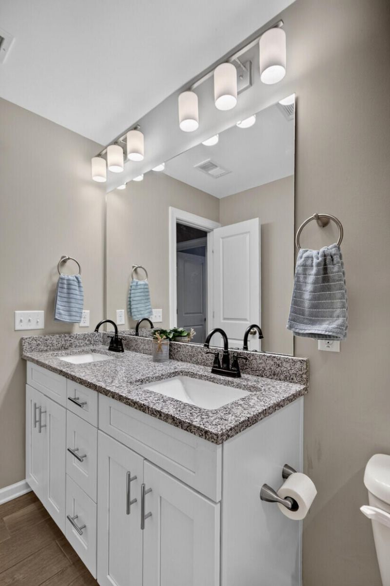 5476 Thompson Street Photo 28