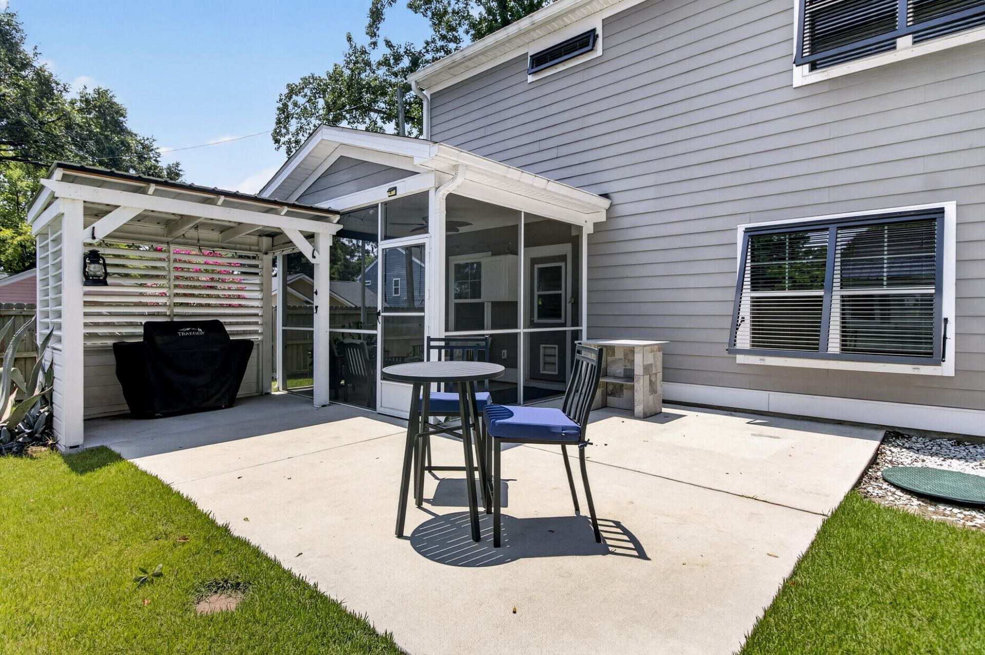 5476 Thompson Street Photo 36