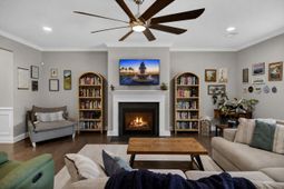 5476 Thompson Street photo 4
