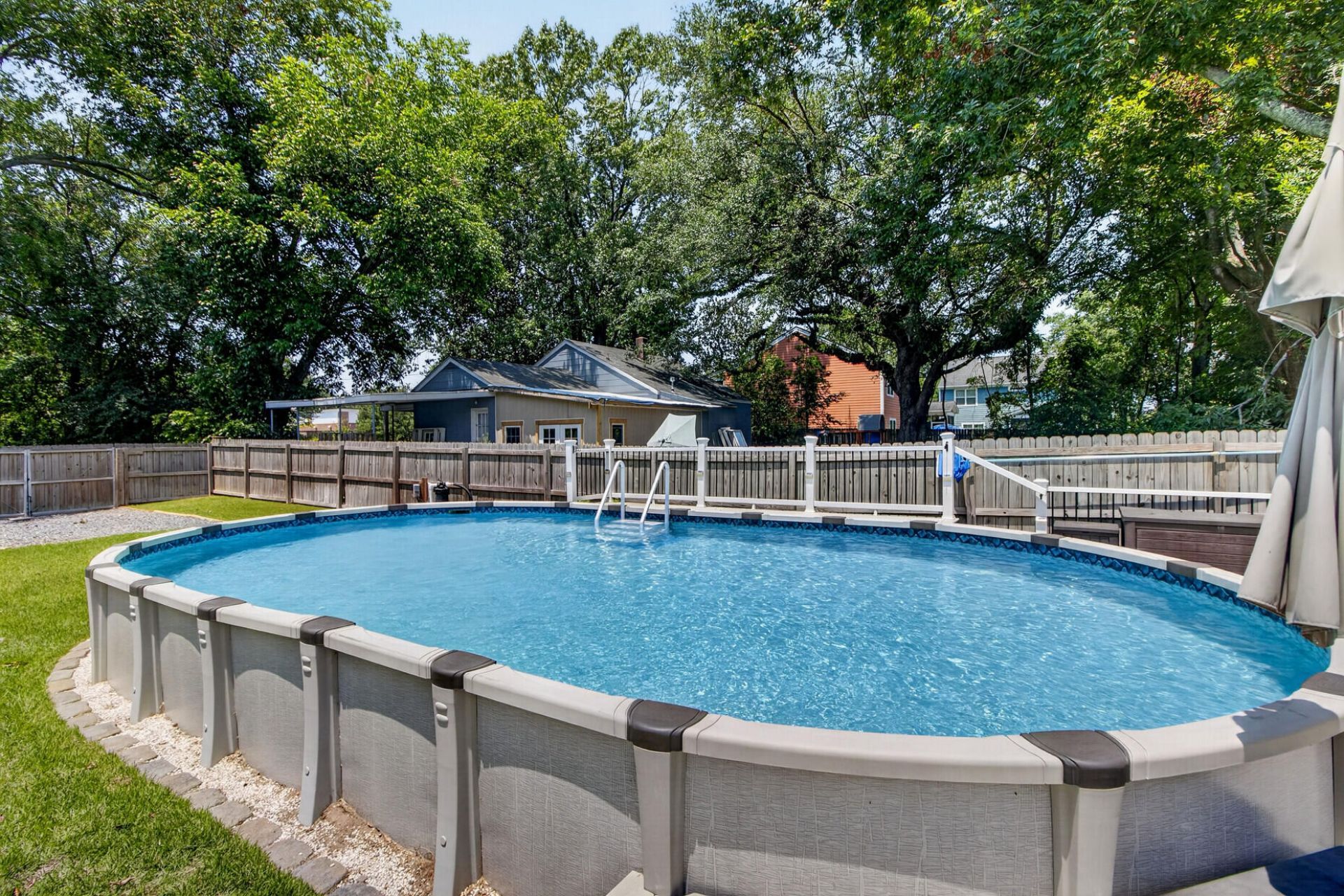 5476 Thompson Street Photo 43