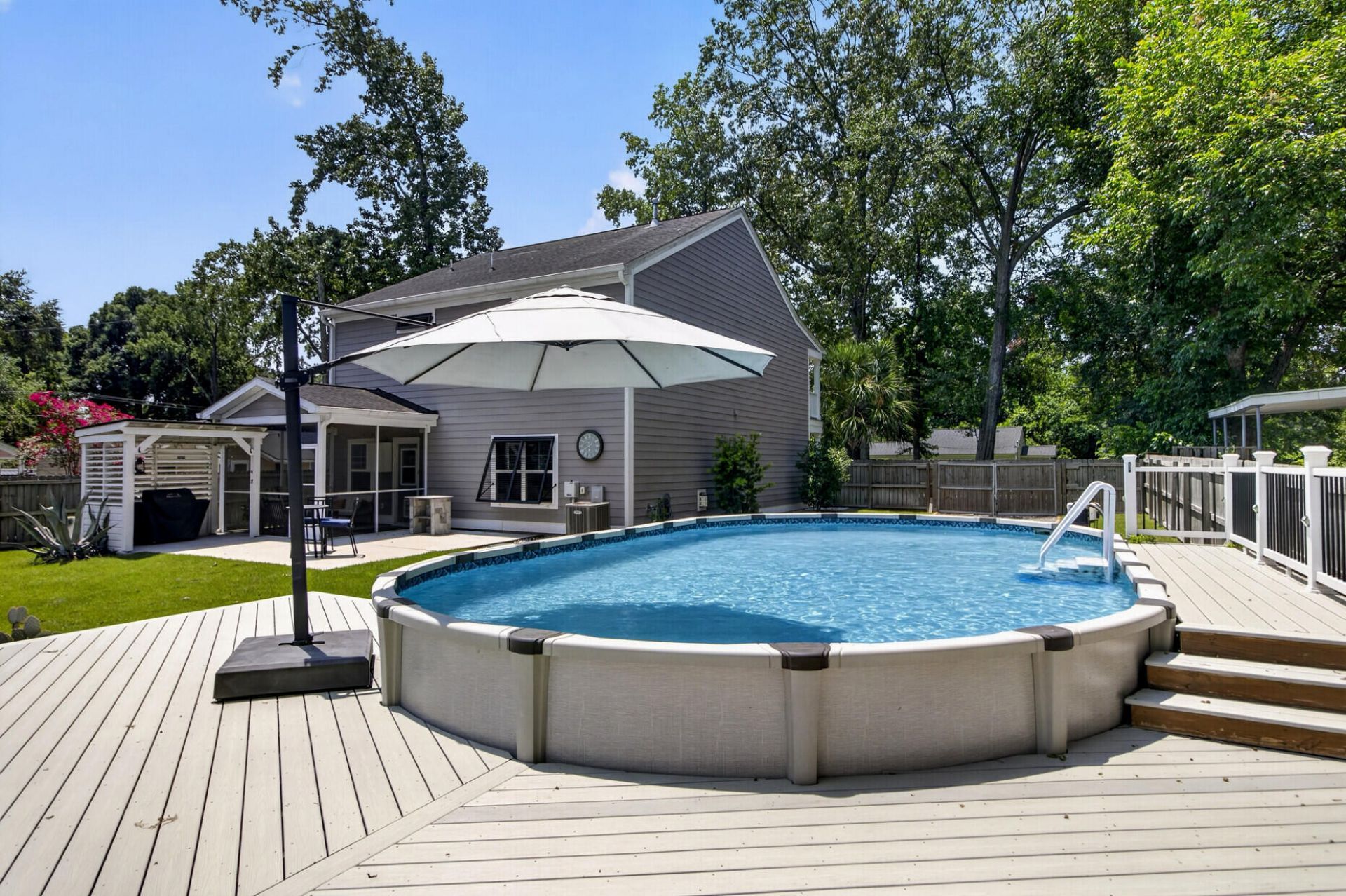 5476 Thompson Street Photo 59