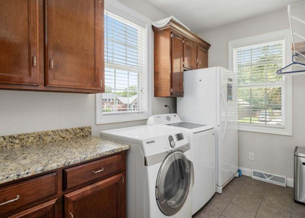 8730 Alexandria Photo 21