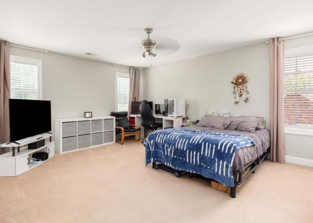 8730 Alexandria Photo 29