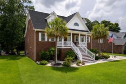 8730 Alexandria photo 4