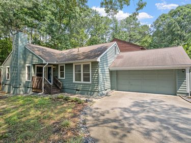 27 Clover Drive, Chapel Hill, NC 27517