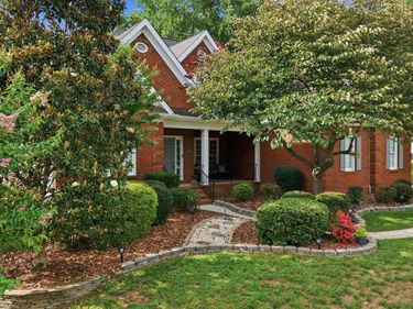 206 Yale Lane, Chapel Hill, NC 27517