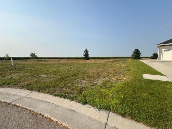 526 8th Street N, Casselton, ND 58012