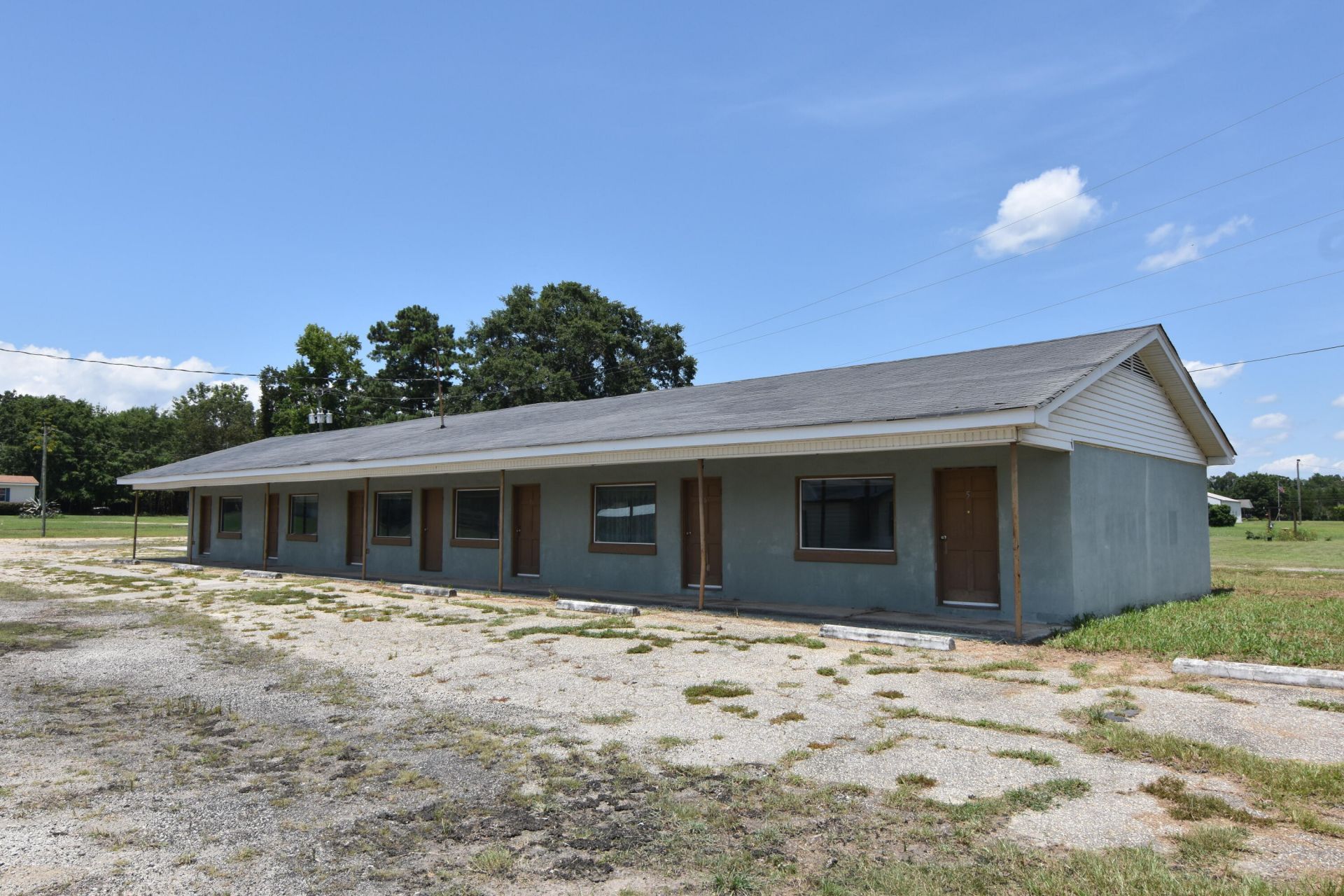 1054 Edgewater Road Photo 16