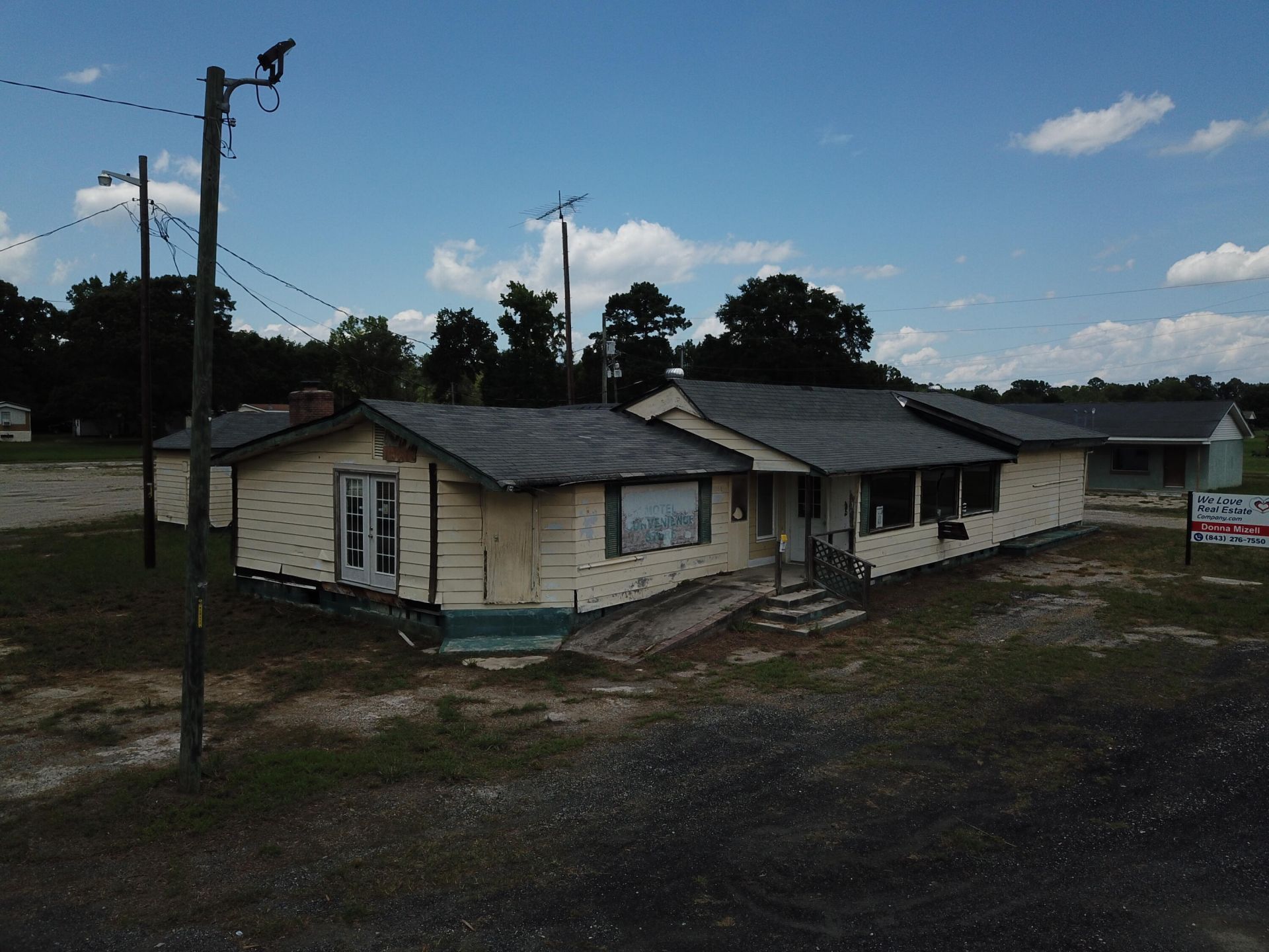 1054 Edgewater Road  Photo 6
