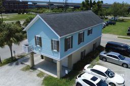 235 Huger Street photo 4