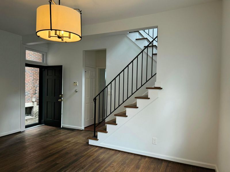 561 S 5th Street , Columbus, OH 43206 Photo 5