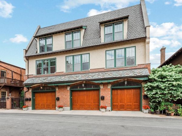 2010 E Windsor PLACE, Unit C, Milwaukee, WI 53202