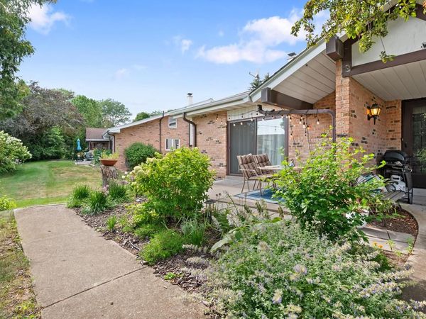 N16W5393 Garfield COURT, Cedarburg, WI 53012