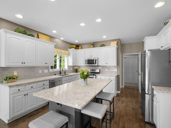 943 E Imperial DRIVE, Hartland, WI 53029