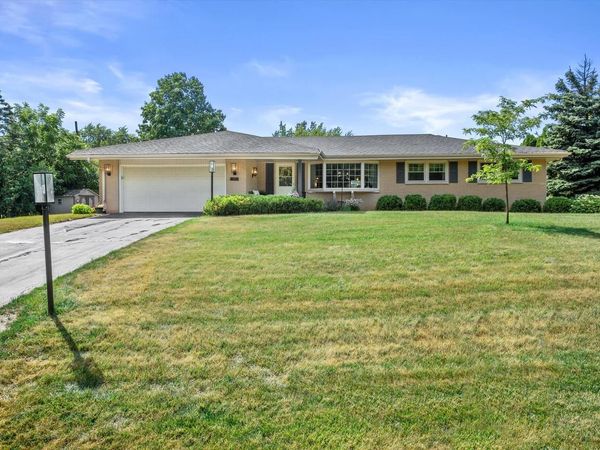 4575 Lincrest DRIVE, Brookfield, WI 53045