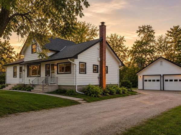 187 S Main STREET, Dousman, WI 53118