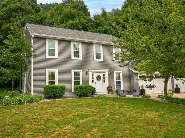 1864 Blackfoot COURT, Grafton, WI 53024