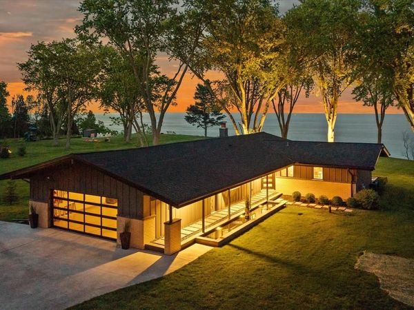 13464 N Lakewood DRIVE, Mequon, WI 53097