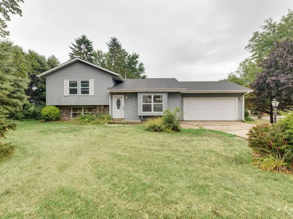 105 Joellen DRIVE, Waukesha, WI 53188