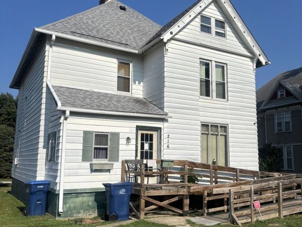216 N Vine Street, Kewanee, IL 61443