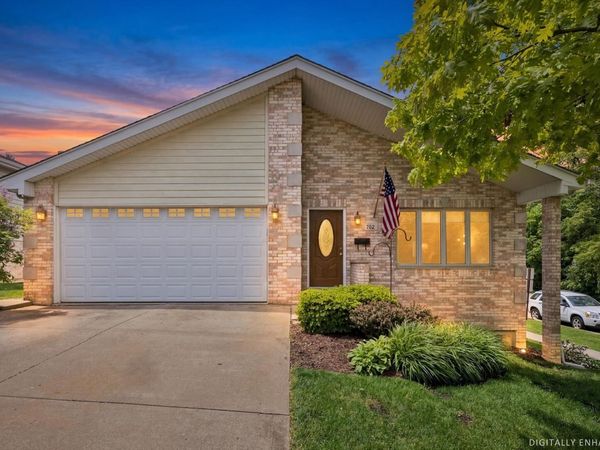 702 HICKORY Street , Lemont, IL 60439