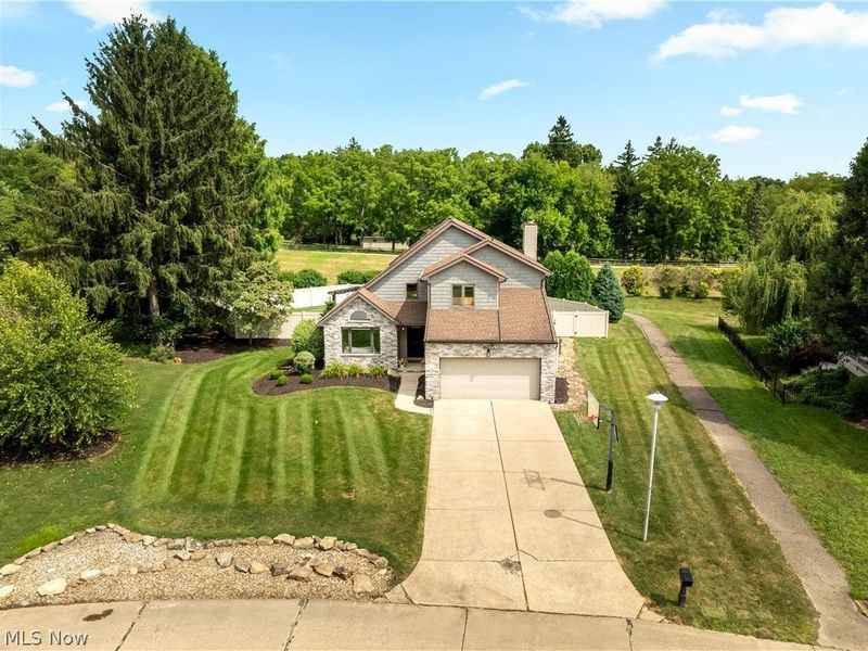 4905 Glenridge Circle NE, Canton, OH 44714 Photo 2