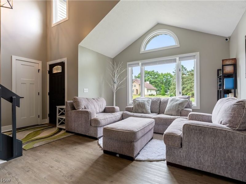 4905 Glenridge Circle NE, Canton, OH 44714 Photo 6