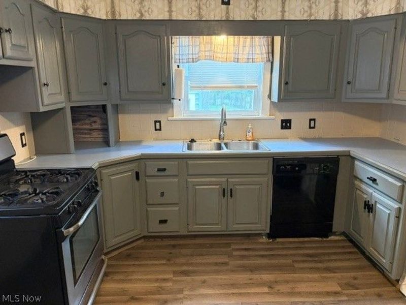 736 Polk Avenue, Akron, OH 44314 Photo 9